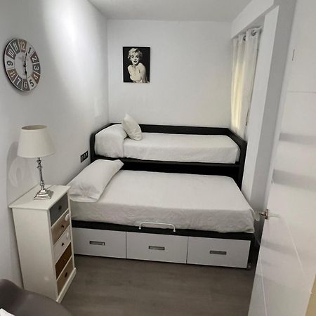 Nuevo!! Apartamento Lujo&Confort. Parking Севиля Екстериор снимка