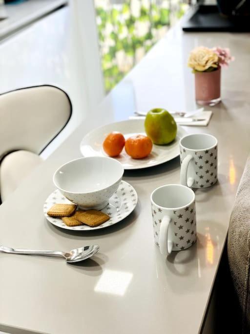 Nuevo!! Apartamento Lujo&Confort. Parking Севиля Екстериор снимка