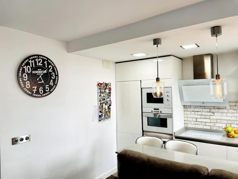 Nuevo!! Apartamento Lujo&Confort. Parking Севиля Екстериор снимка